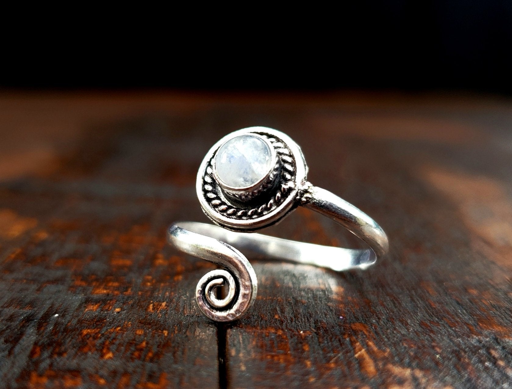 Modish Moonstone Silver Ring